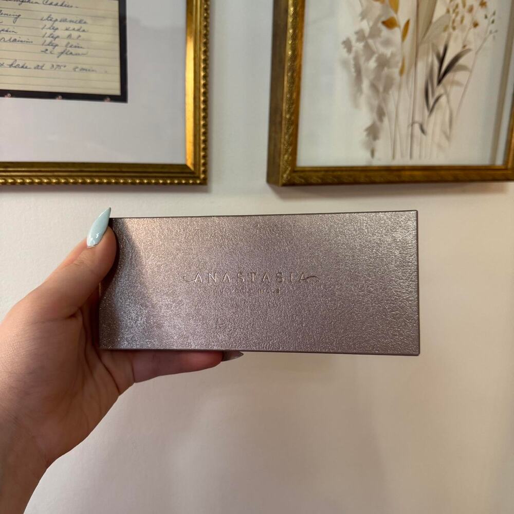 Anastasia beverly hills eyeshadow pallet